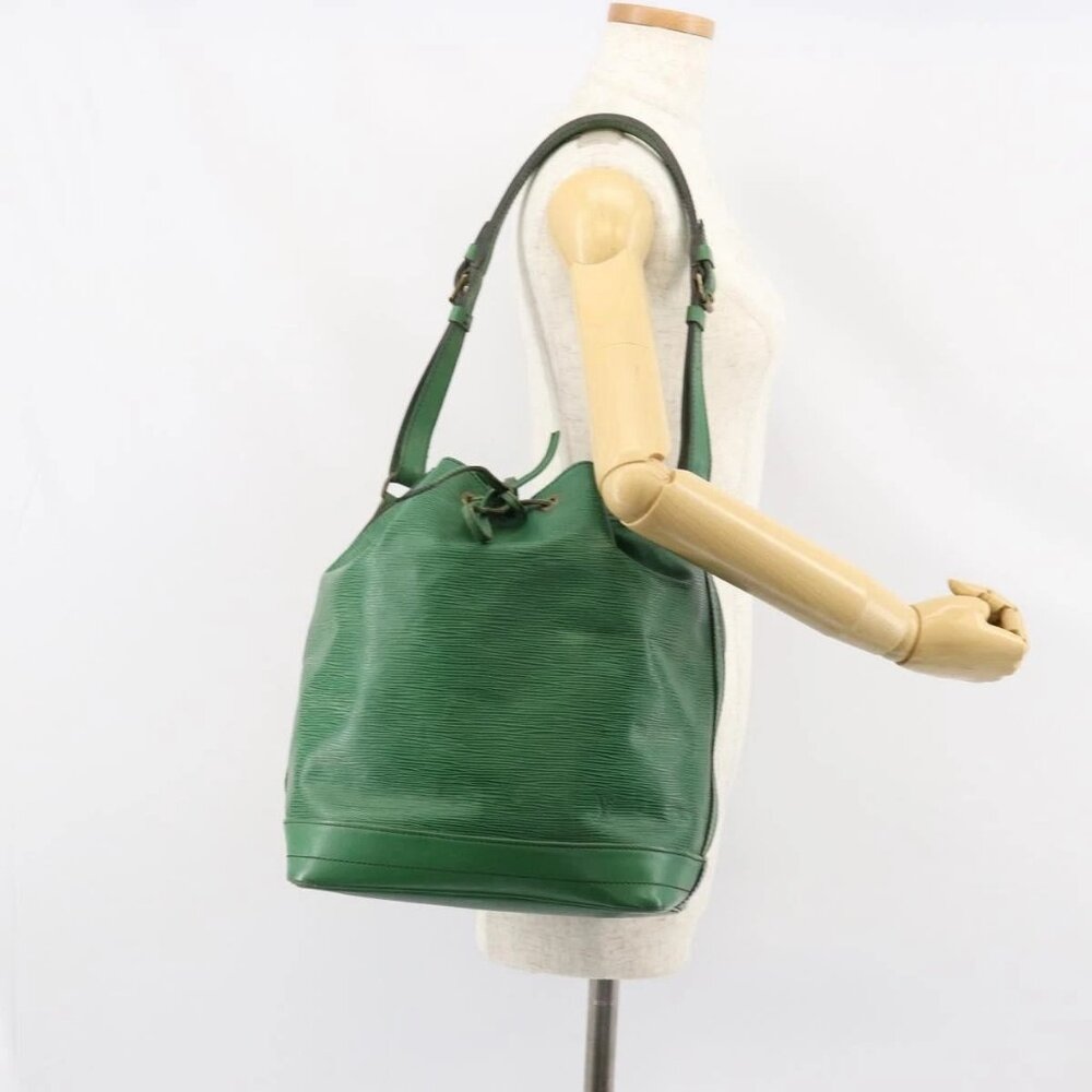 LOUIS VUITTON Epi Noe Shoulder Bag Green - Picture 15 of 16